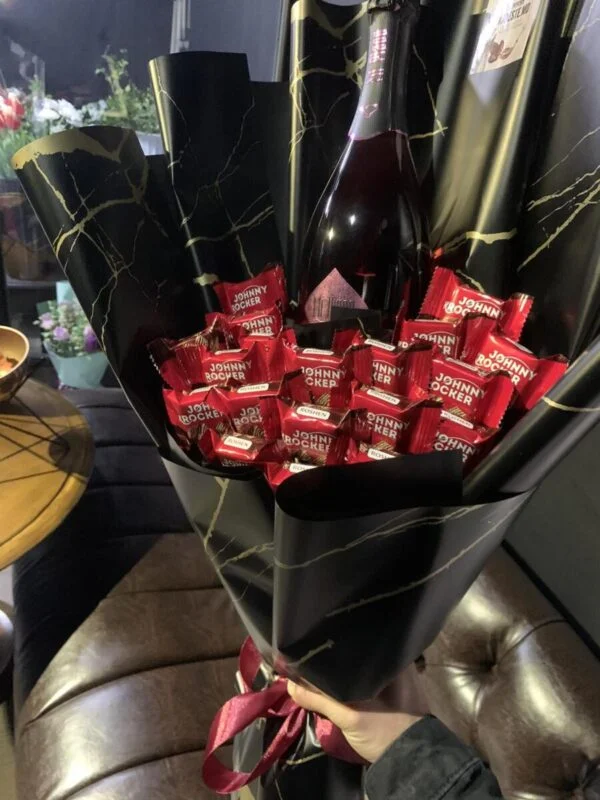 Букет из шампанского и конфет