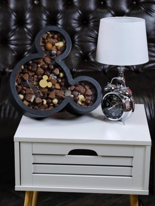 Коробка с шоколадом